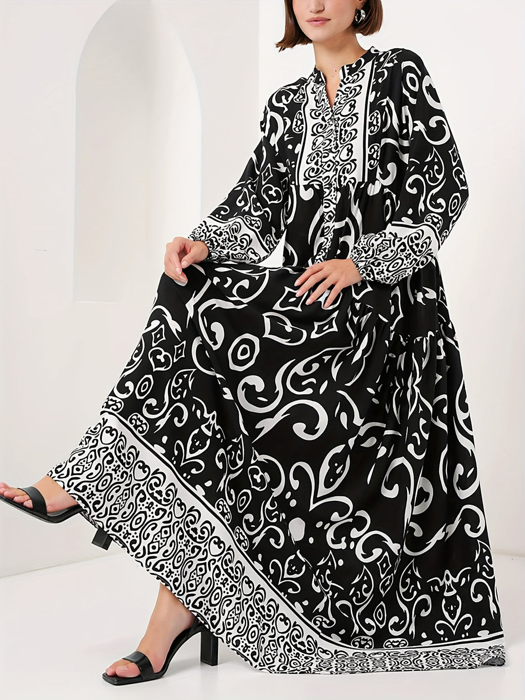 Elegant Loose-fitting Black Robe For Women