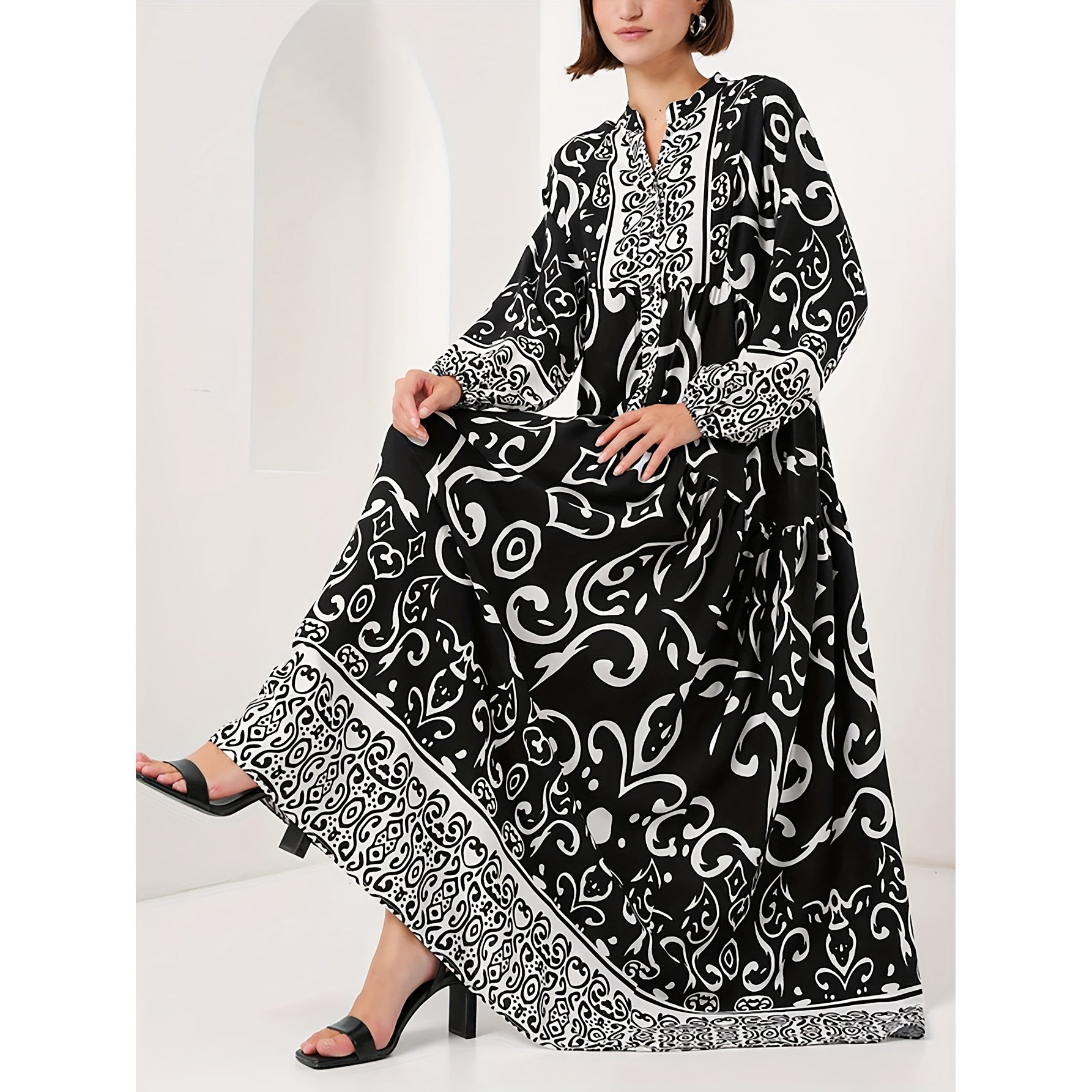 Elegant Loose-fitting Black Robe For Women