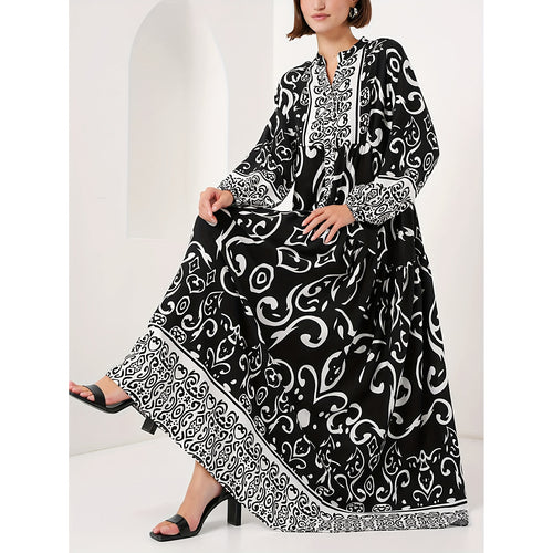 Elegant Loose-fitting Black Robe For Women
